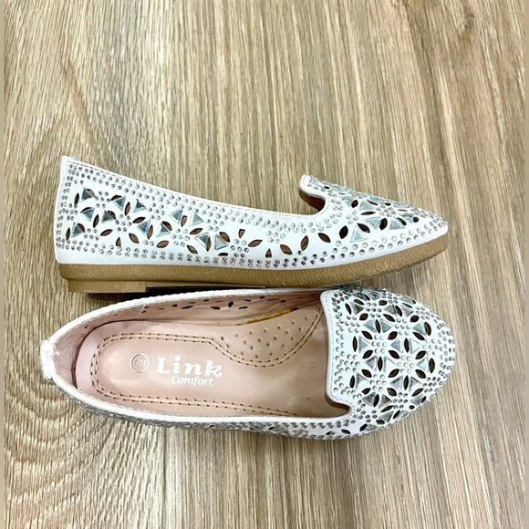 Link White Flats for Toddlers Size 9 - Like New Condition - Picture 3 of 4